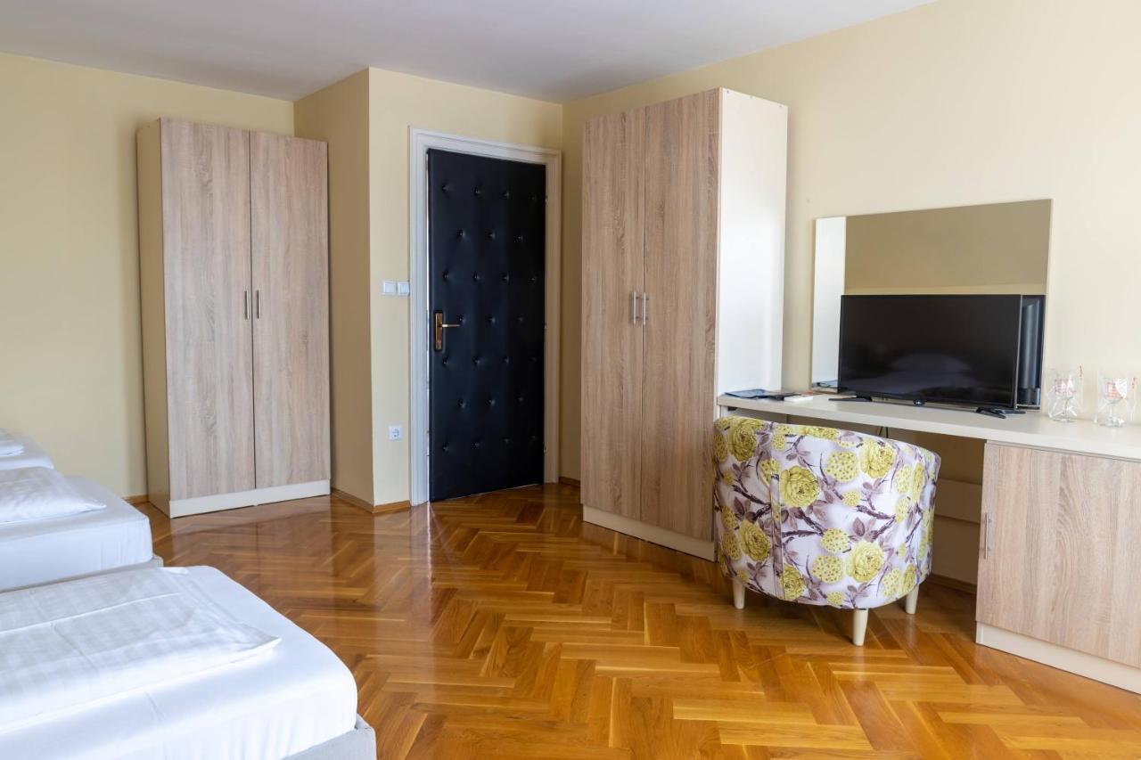 Motel Vila Bakarni Brčko Buitenkant foto