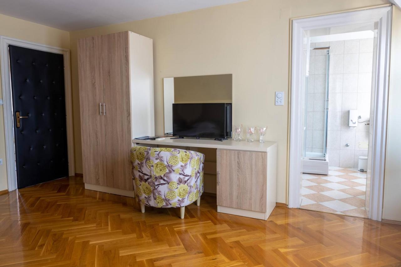 Motel Vila Bakarni Brčko Buitenkant foto